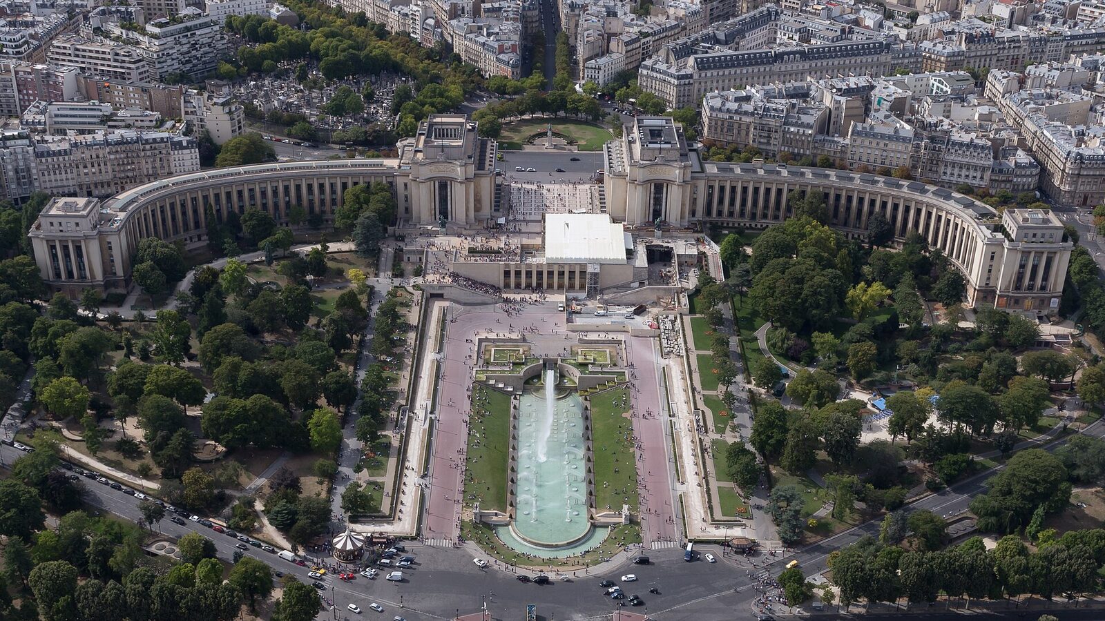 Facing Southeast palais de Chaillot and the jardins du Trocadéro from the Eiffel Tower in Paris