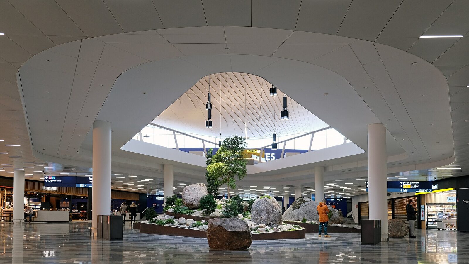 Helsinki airport departure hall