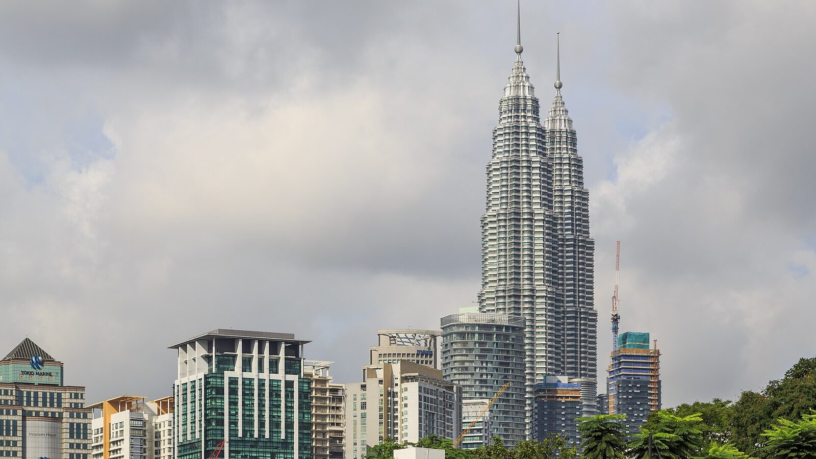 Kuala Lumpur, Malaysia:Petronas Towers, seen from Jalan Semarak