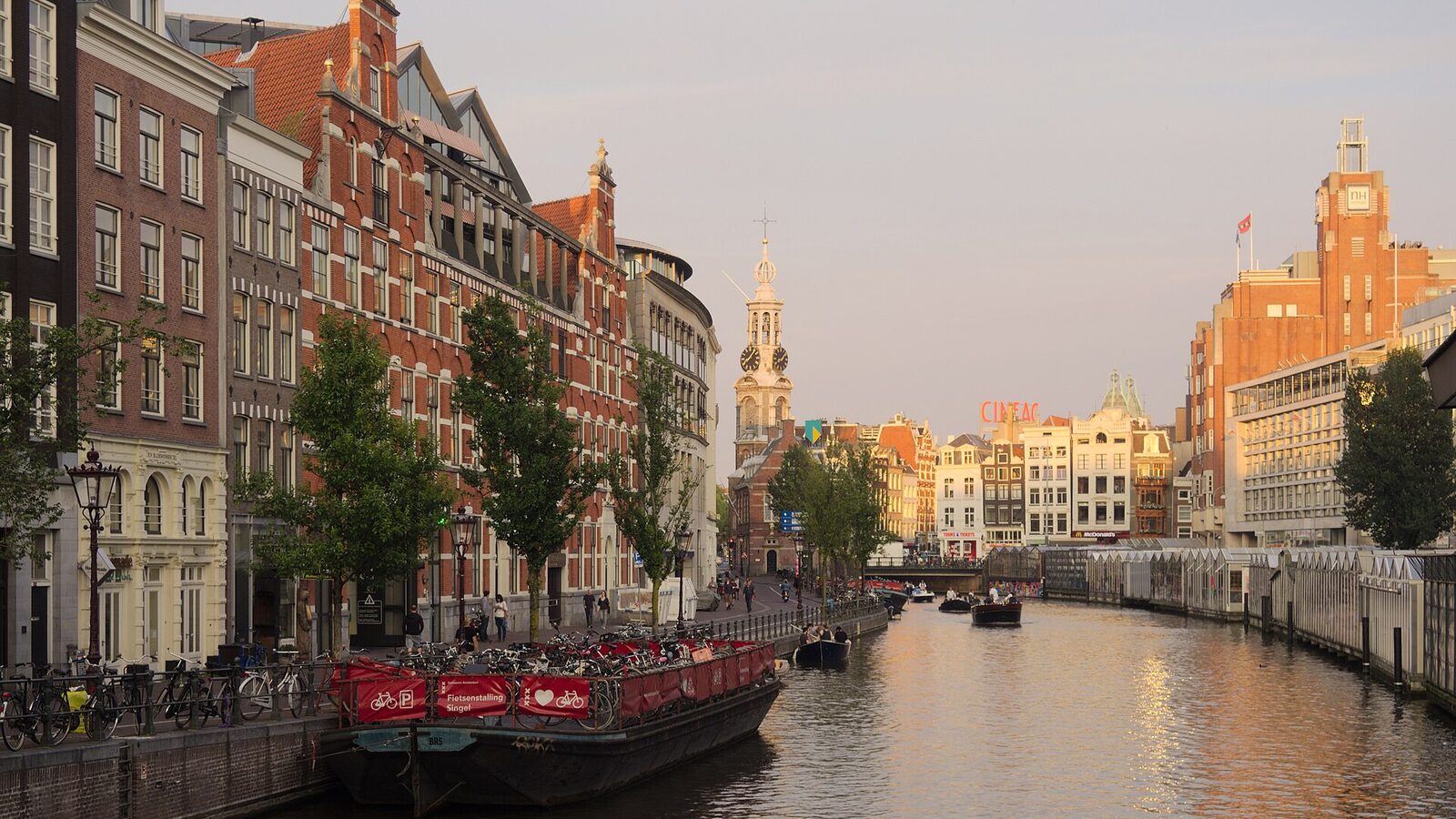 Singel, Amsterdam, from Koningsplein at sunset