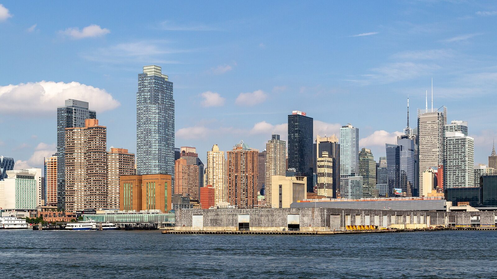 Manhattan skyline, New York City, New York, USA