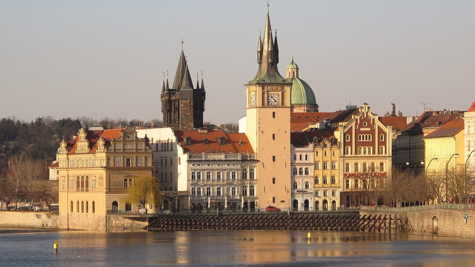 Novotného lávka ("Novotný's Gangoard") from Most Legií ("Legion's Bridge")