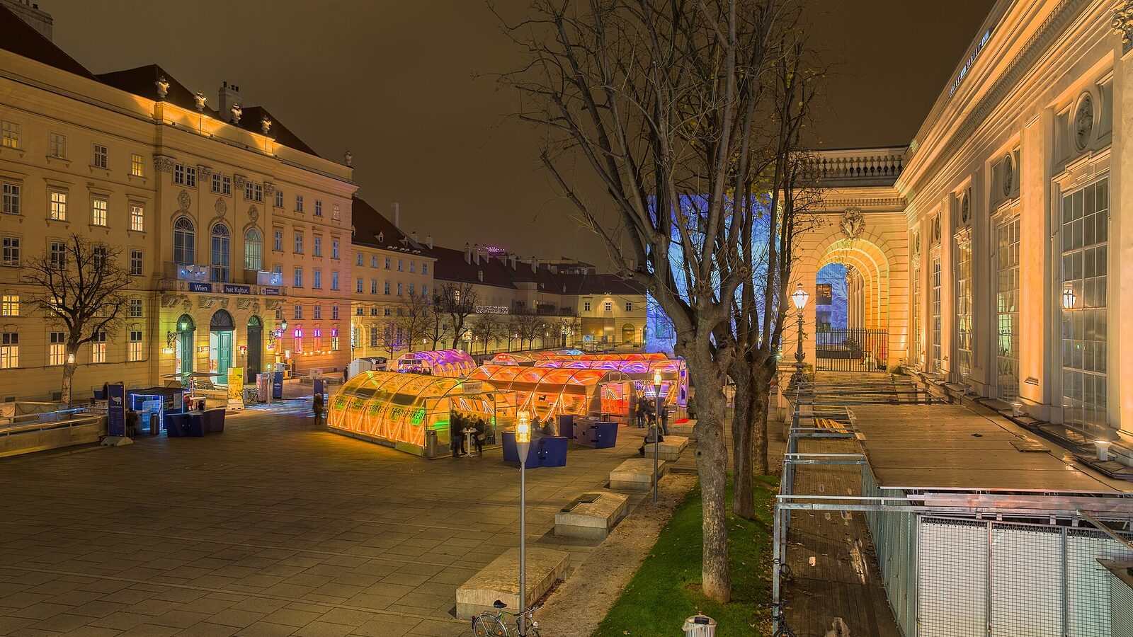 Before Christmas at the MQ - Museumsquarter, Vienna, AEB with 5 Exposures